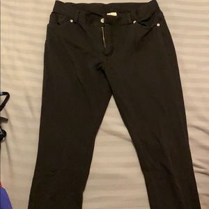 Black skinny pants